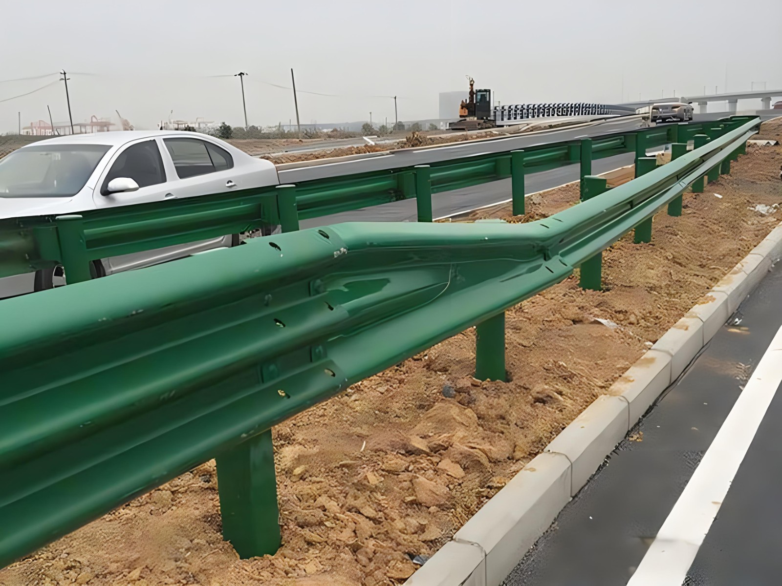 德宏高速波形护栏板日常维护方案确保道路安全新举措