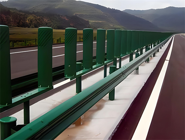 德宏三波护栏板在高速公路的应用